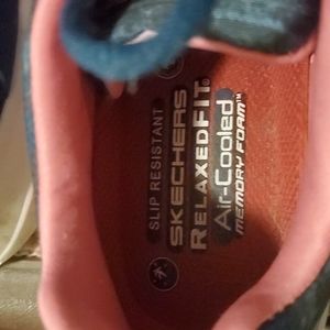 Us size 8 slip resistant skechers